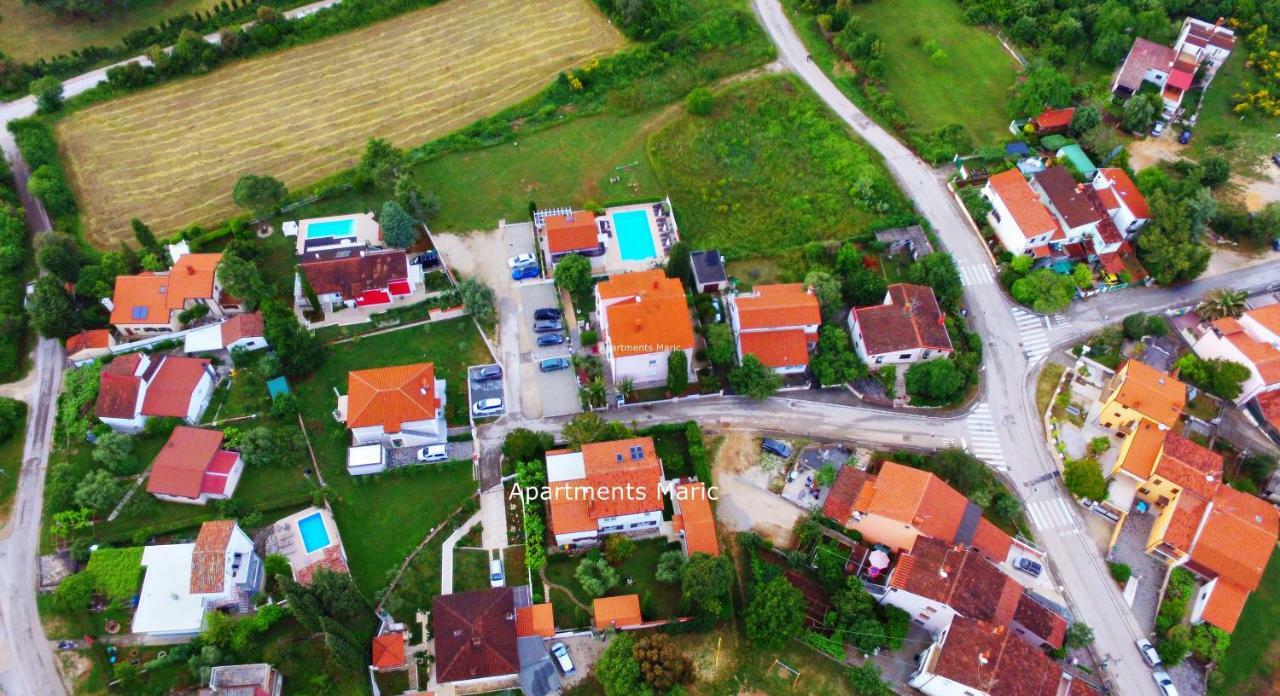 Apartments Dina Pula Bagian luar foto