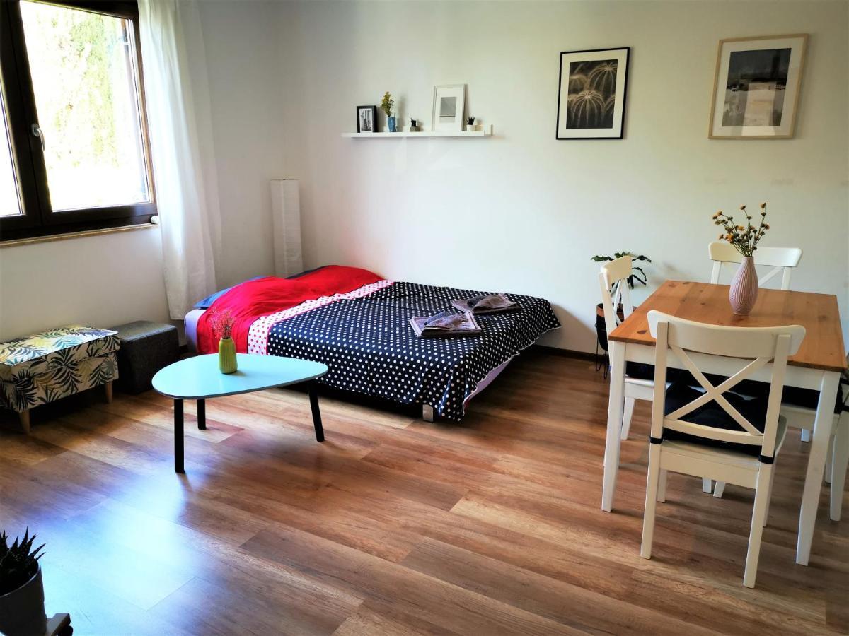 Apartments Dina Pula Bagian luar foto